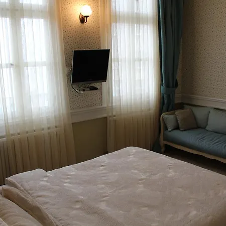 Bed and Breakfast Green House Hotel 3*