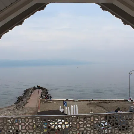 Green House Hotel Bed and Breakfast