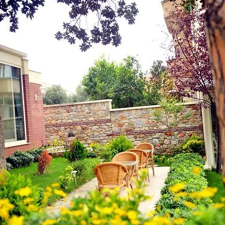 Green House Hotel Bed & Breakfast 3*